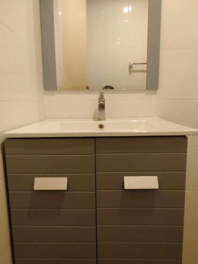 Risqi Apartment 2 Bedroom Wakaf Che Yeh Кота Бару Екстериор снимка